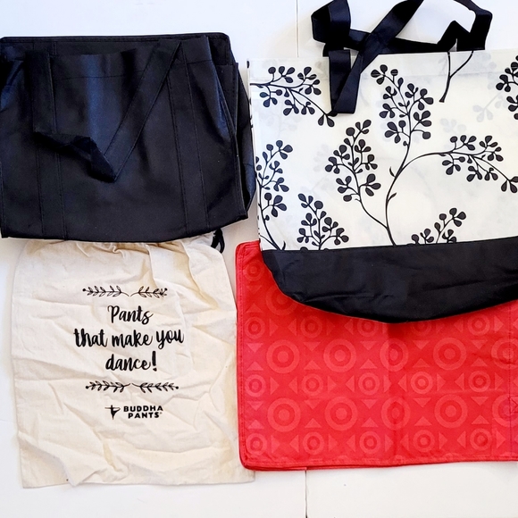 4 Shopping Totes - Picture 2 of 3